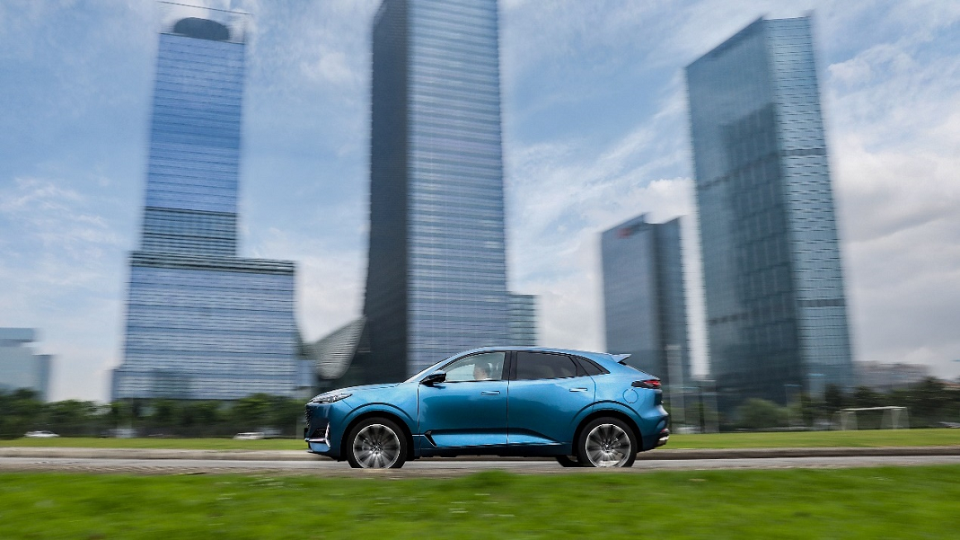 试驾长安UNI休闲区蓝鸢梦想 - Www.slyday.coM 试驾长安UNI休闲区蓝鸢梦想 - Www.slyday.coM