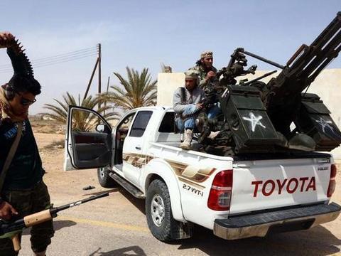 关乎国家存亡的大事：电动车再先进，也要保留燃油车