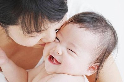 两代人育儿观不和？baby bay纸尿裤：这件事该怎么和爷爷奶奶说