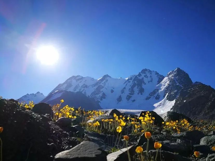 新疆最惊艳的山峰都在这里,是时候带你们去看看了!休闲区蓝鸢梦想 - Www.slyday.coM 新疆最惊艳的山峰都在这里,是时候带你们去看看了!休闲区蓝鸢梦想 - Www.slyday.coM