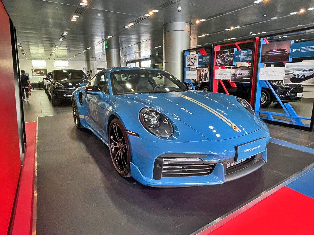 实拍保时捷911turbo s 20周年限量纪念版