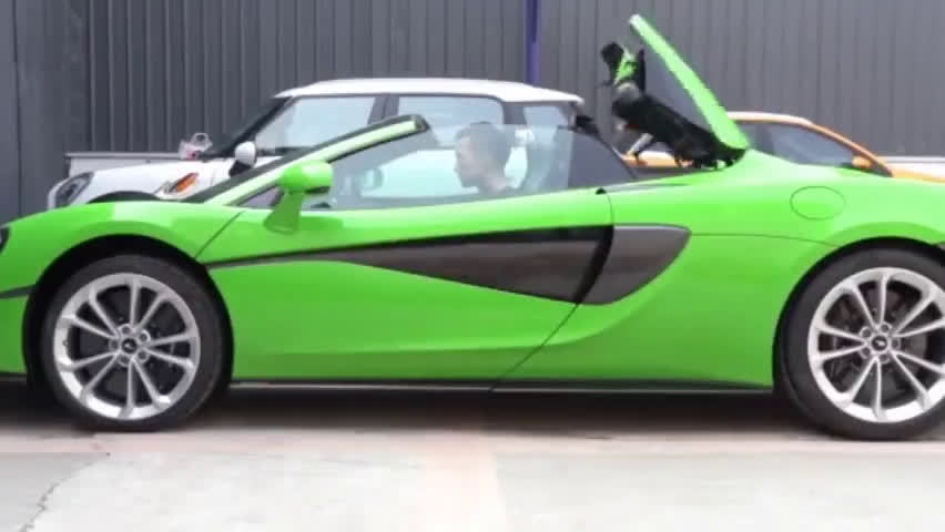 敞篷开闭及底盘升降，迈凯伦告诉我，原来可以这么简单粗暴！