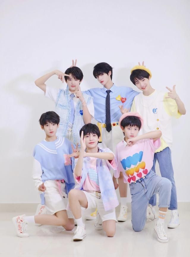 TF家族三代照片,tf家族三代照片合体照 tf家族三代中考成绩曝光,最低才272,还是tfboys的应考