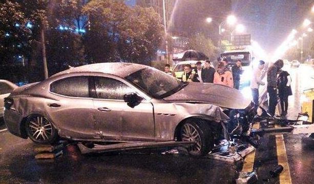 前男友出意外没了,两年后他母亲出现在我的婚礼上,我哭红了眼眶休闲区蓝鸢梦想 - Www.slyday.coM 前男友出意外没了,两年后他母亲出现在我的婚礼上,我哭红了眼眶休闲区蓝鸢梦想 - Www.slyday.coM