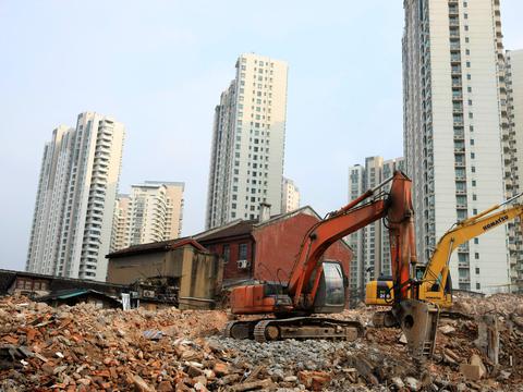 宅基地房屋拆除违法，不服赔偿决定，如何维护自己的权益。