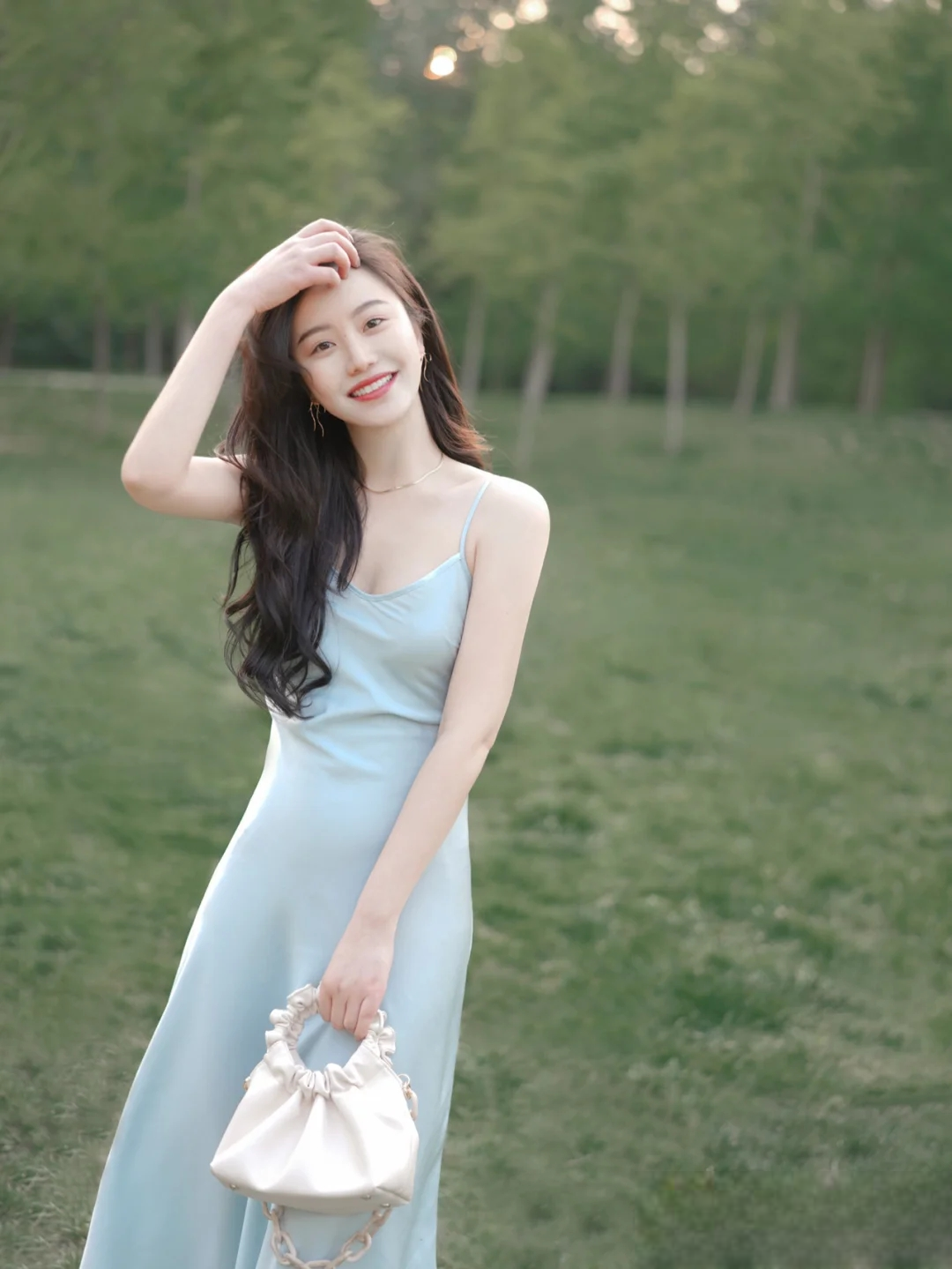 穿裙子的季节怎么能错过这几个款式呢？穿着时髦又气质，简约大气