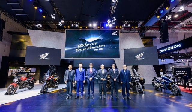 水冷双缸，链条传动！本田NSS750亮相上海车展，售价高达15.79万