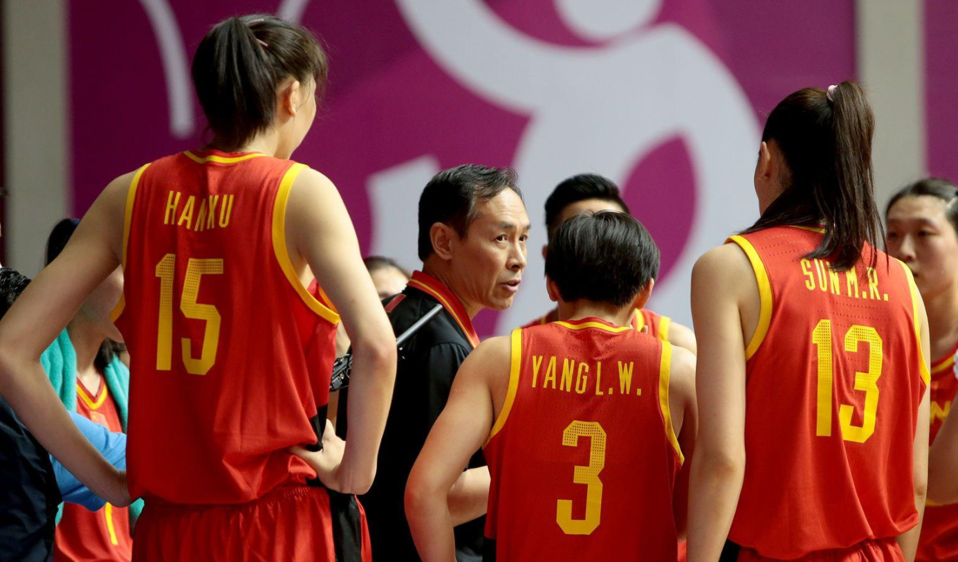 中国女篮第一人郑海霞：身高2.06米，43岁嫁给粉丝，今54岁无子女