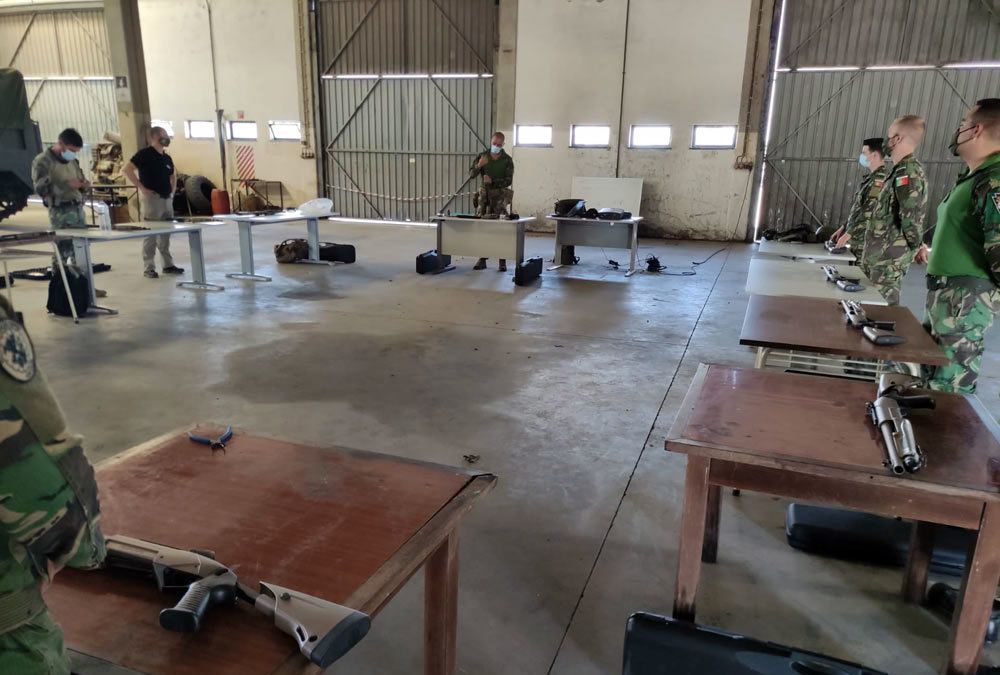 葡萄牙陆军经典传奇网页版霰弹枪培训 专业教官言传身教 快速实现装备战斗力