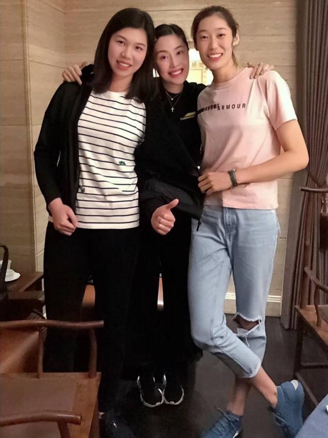 中国女排功勋师徒合体现身,"南长城"颜值飙升,感情路却成遗憾