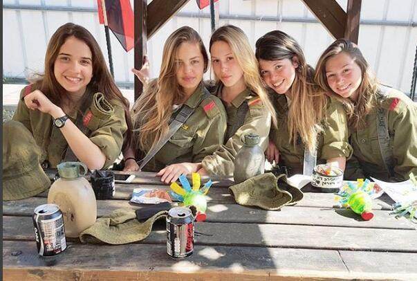 以色列首个全女兵梅卡瓦坦克车组诞生将部署埃及边境