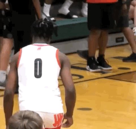 除了加索尔,又一湖人中锋离队!老詹给儿子布置经典传奇网页版,绝杀却不中