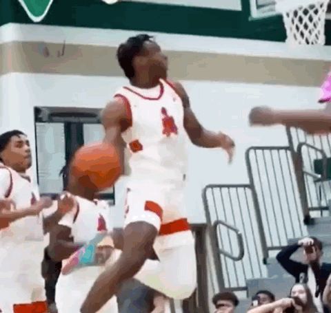 除了加索尔,又一湖人中锋离队!老詹给儿子布置经典传奇网页版,绝杀却不中