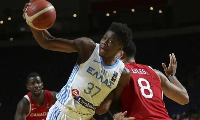 除了加索尔,又一湖人中锋离队!老詹给儿子布置经典传奇网页版,绝杀却不中