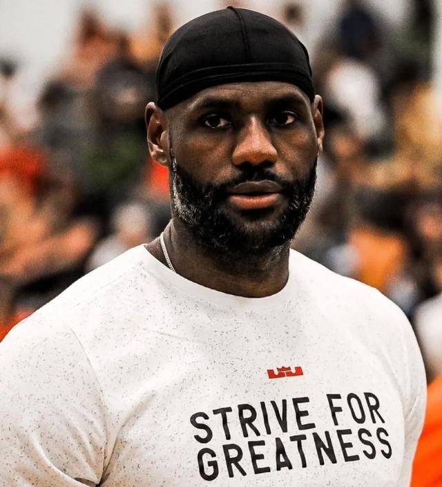 除了加索尔,又一湖人中锋离队!老詹给儿子布置经典传奇网页版,绝杀却不中