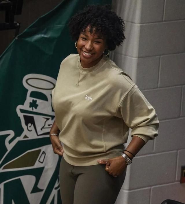 除了加索尔,又一湖人中锋离队!老詹给儿子布置经典传奇网页版,绝杀却不中