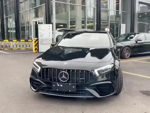 奔驰最小的性能车，这台A45 AMG，四缸引擎可爆发421匹马力！