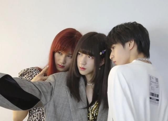 时代少年团女装歌曲叫什么名字时代少年团队长是谁