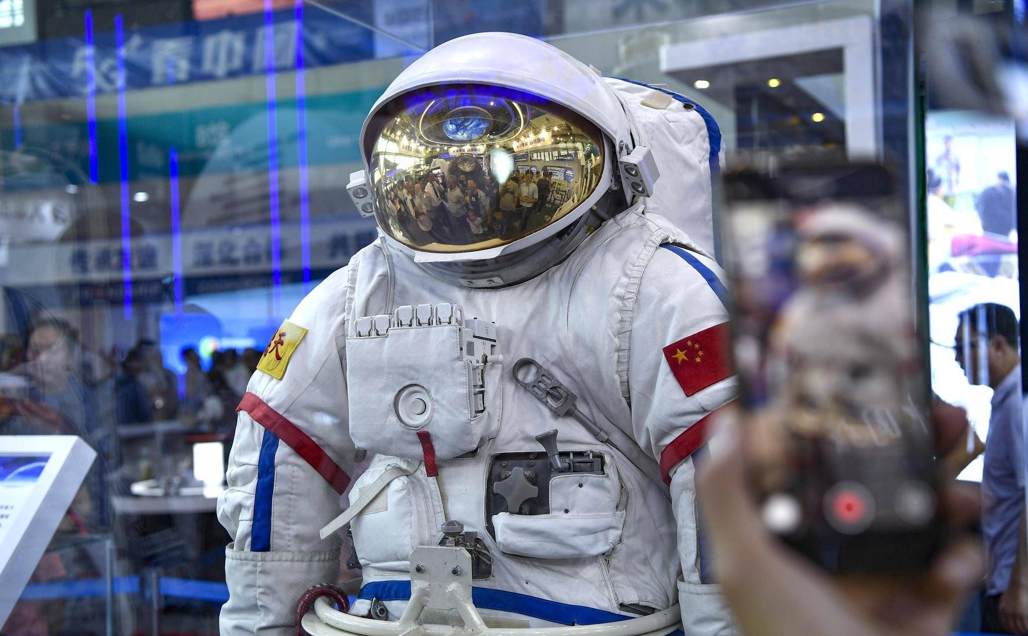 宇航员太空生活揭秘 太空舱内如何吃喝睡