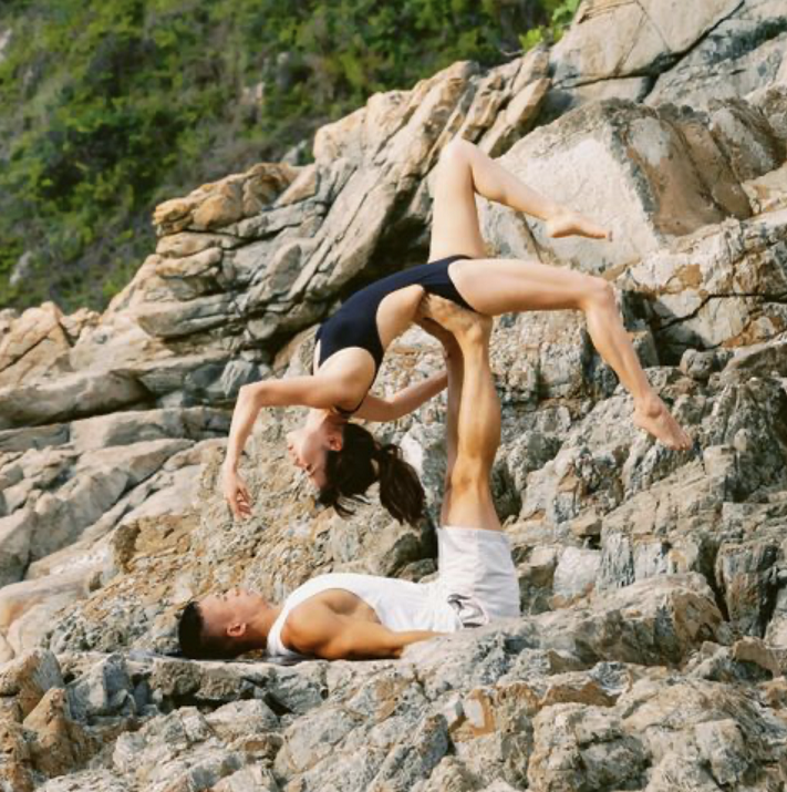 16亿富婆吕丽君近照罕曝光,穿瑜伽服大展柔软身段,小鸟腿太抢镜 16亿富婆吕丽君近照罕曝光,穿瑜伽服大展柔软身段,小鸟腿太抢镜