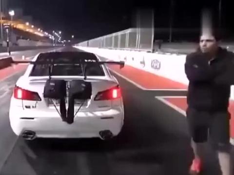 不要随便在汽车后面安装尾翼，因为真的能飞起来！