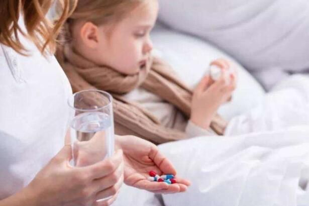 家长的3种行为,会无形中破坏孩子免疫力,滥用抗生素是其一