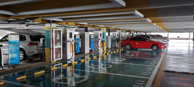 Qing调查丨新规下燃油车仍霸占充电位 “续航焦虑”如何破?