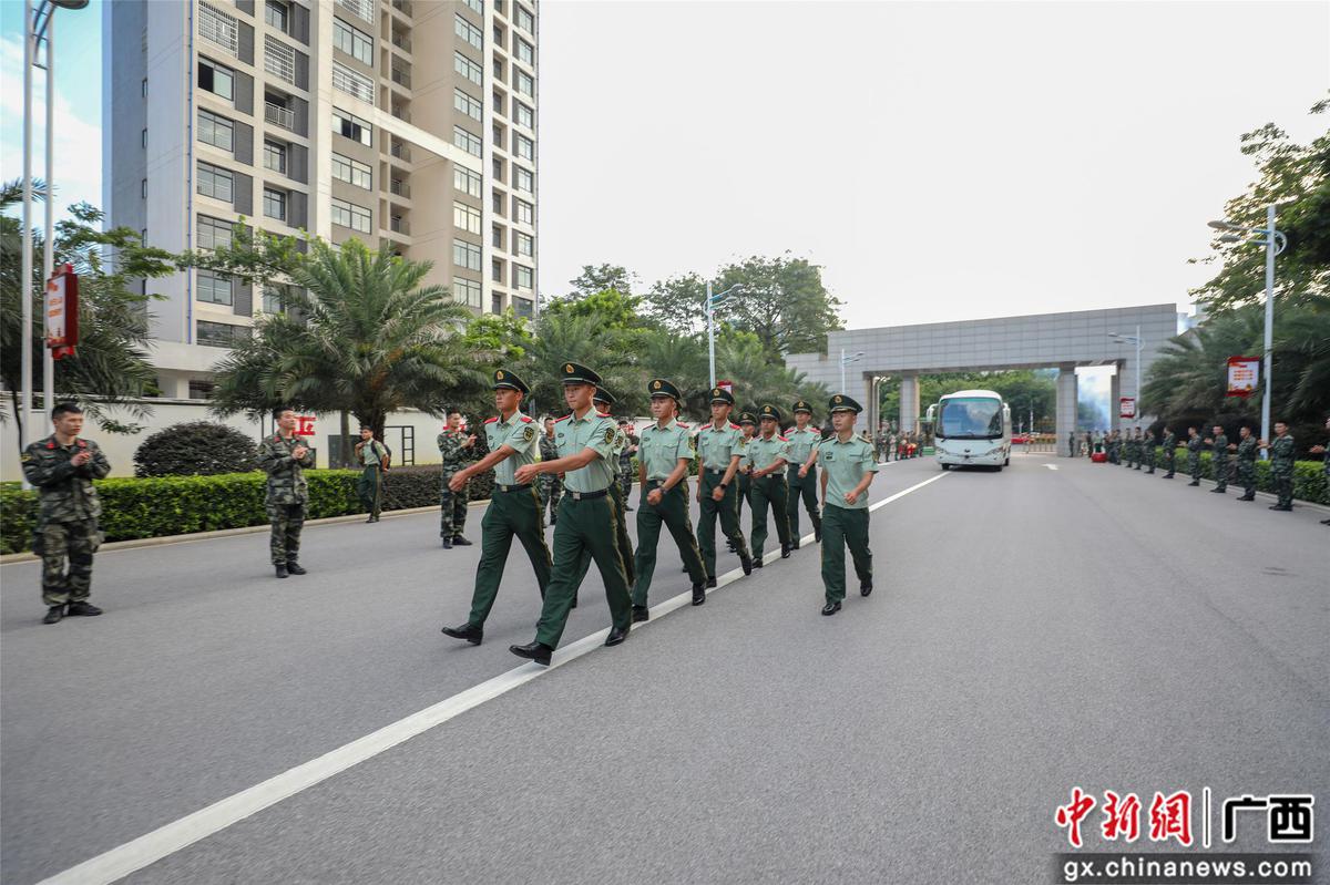 武警柳州支队2021年度春季入伍新兵下连