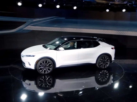 子弹说车丨内饰全是屏 续航800公里 克莱斯勒新车亮相