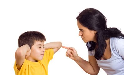 孩子总是不听话,沟通越来越困难,父母要减少责备