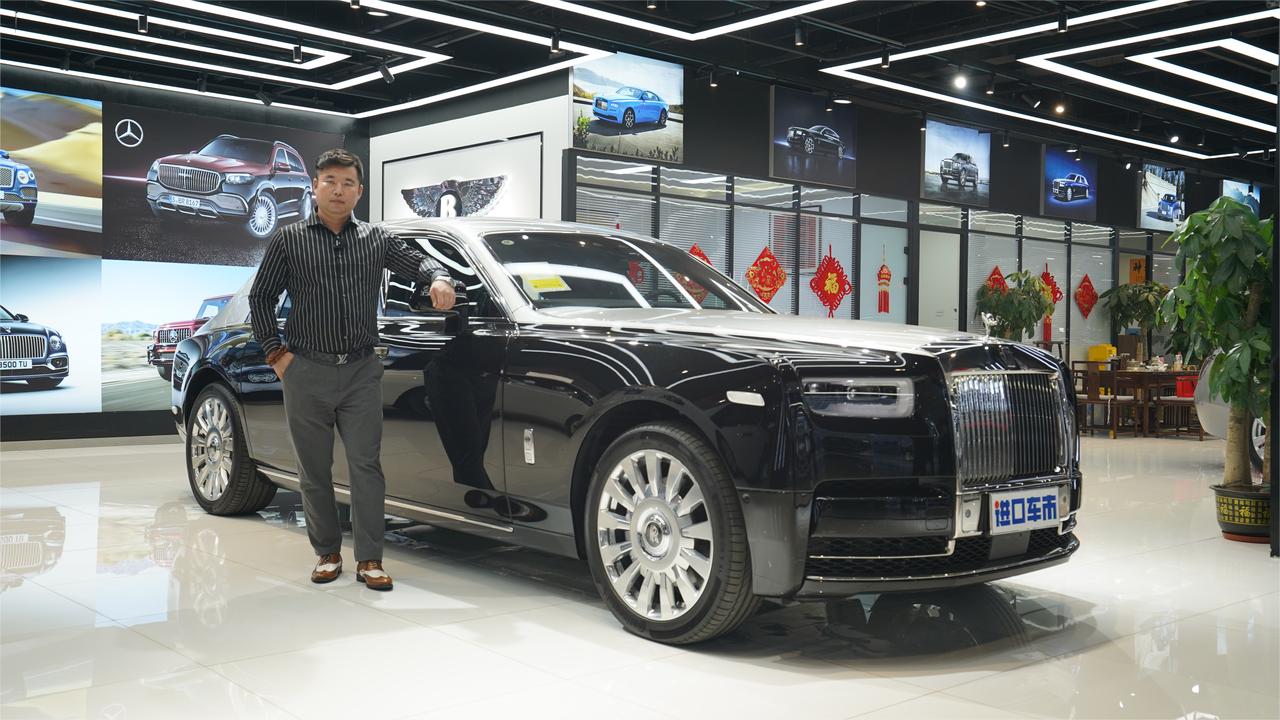 带你逛汽车展厅，有一种奢华叫劳斯莱斯幻影加长版