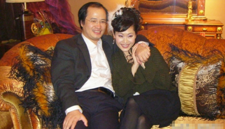 于文华和女儿似姐妹闺女气质不输明星和二婚音乐家丈夫是网恋