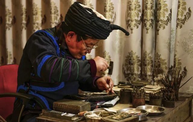 越西传统手工艺,岁月沉淀下的"绝技"!|绝技|彝族|越西_新浪新闻