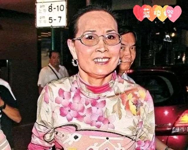 在三太陈婉珍没进门以前,蓝琼缨真的被何鸿燊独宠了近