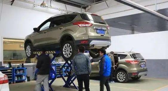 5千公里就换一次机油的人被坑了多少钱？机油多久换才正确？