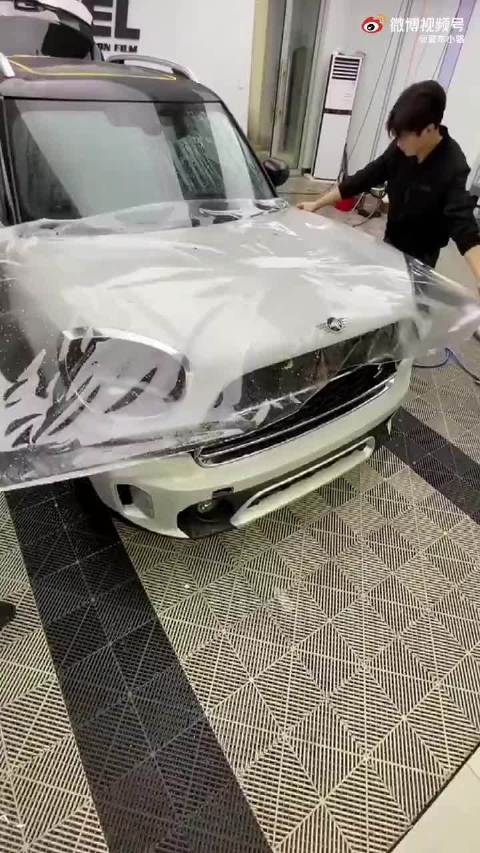 新提宝马mini漆面贴隐形车衣，你觉得划不划算呢？