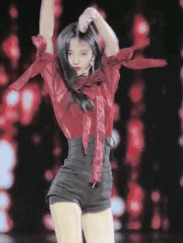 鞠婧祎除却无法改变的身高其实身段非常柔软跳舞十分妖娆妩媚