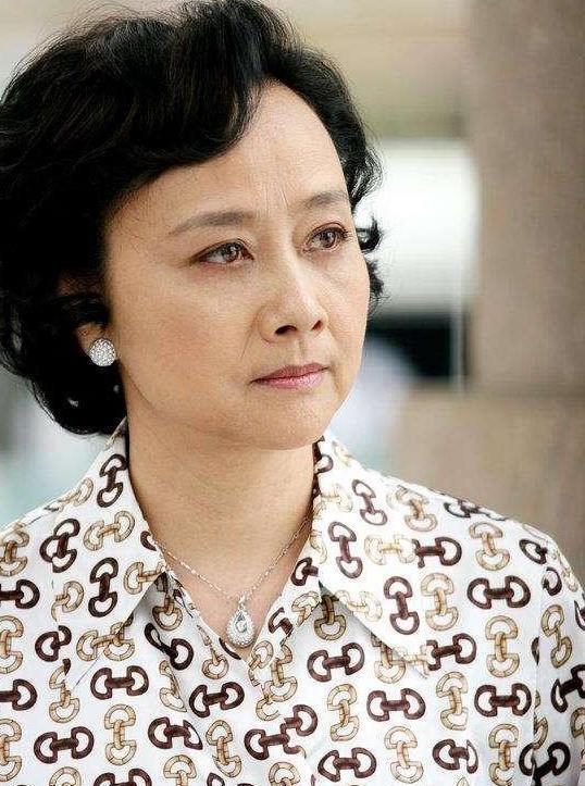 黄梅莹因《渴望》走红,与金鑫相爱多年,儿子成她的骄傲