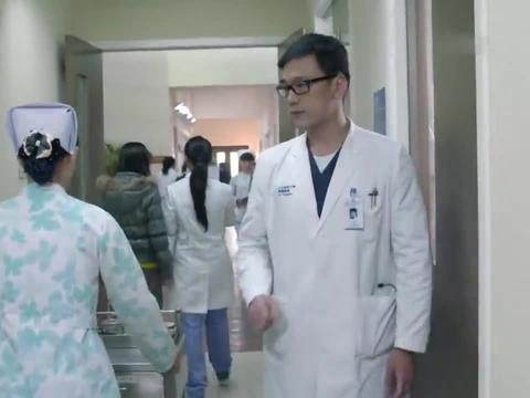 产科医生:肖程新官上任,空降科室主任,台下女医生不敢
