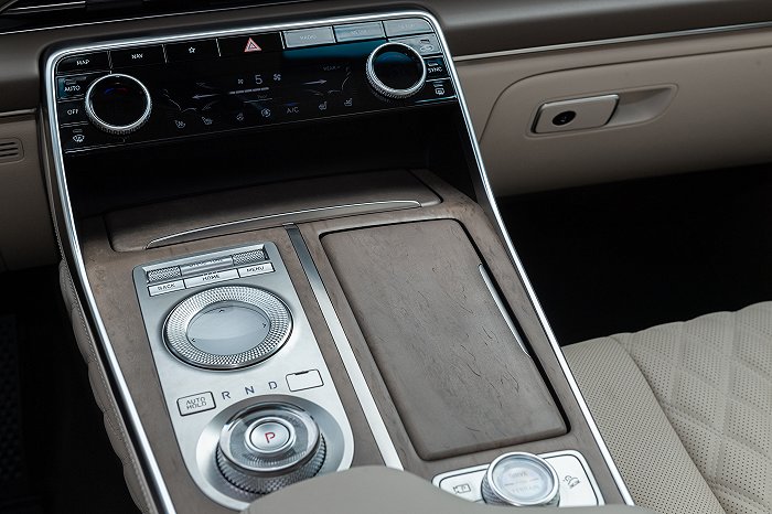 连续四年获得美国最佳豪华汽车品牌,这款车开起来究竟有什么不一样?