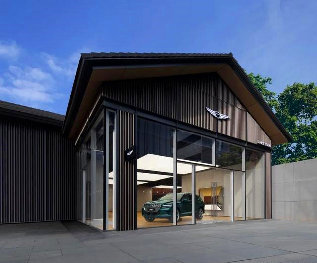 连续四年获得美国最佳豪华汽车品牌,这款车开起来究竟有什么不一样?