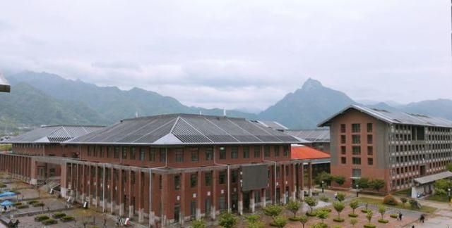 西安建筑科技大学环境怎么样?坐拥长安月,纵览古都景休闲区蓝鸢梦想 - Www.slyday.coM 西安建筑科技大学环境怎么样?坐拥长安月,纵览古都景休闲区蓝鸢梦想 - Www.slyday.coM