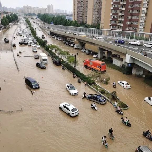 多图直击暴雨后的河南郑州市区
