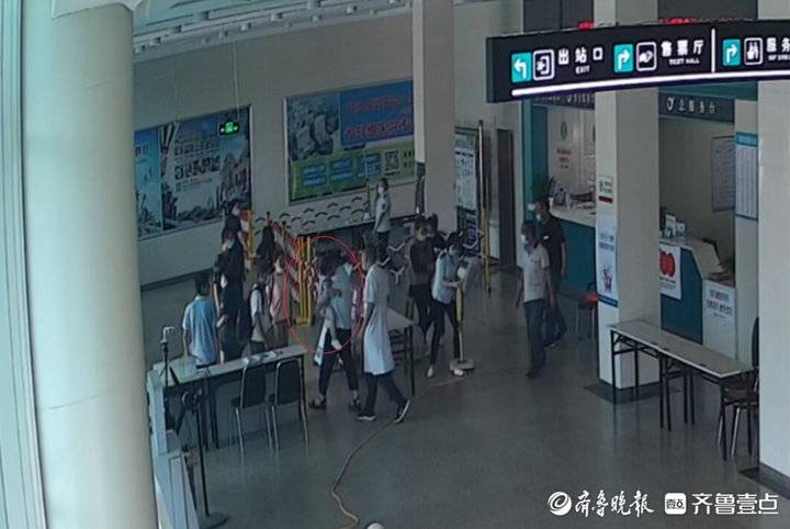 女童车站突发抽搐,为防孩子咬舌工作人员果断伸出手指休闲区蓝鸢梦想 - Www.slyday.coM 女童车站突发抽搐,为防孩子咬舌工作人员果断伸出手指休闲区蓝鸢梦想 - Www.slyday.coM