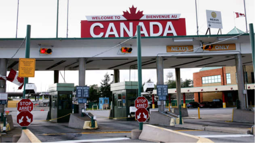 特鲁多想开放边境，美国倒不同意了，加拿大人：那最好！