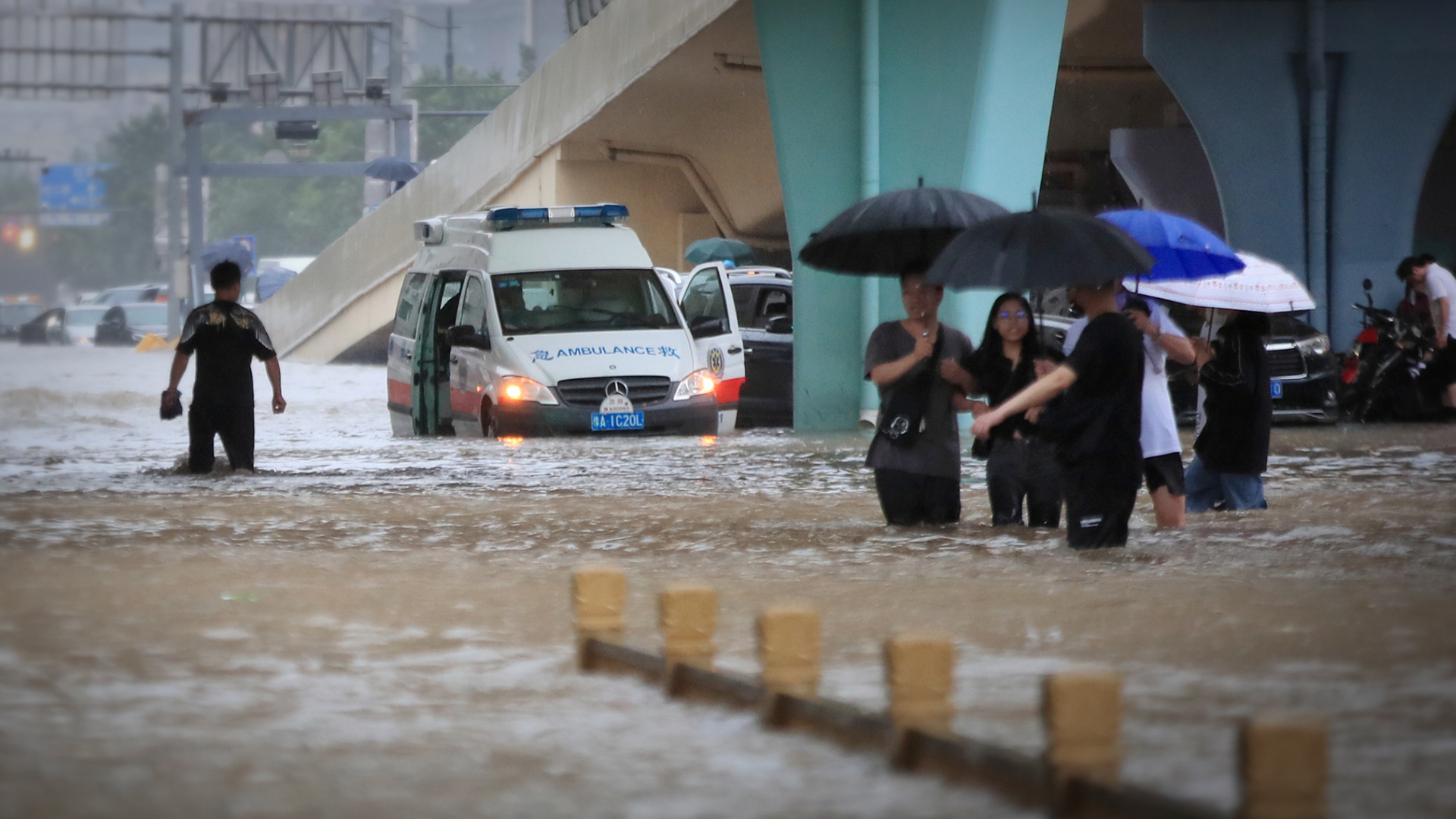 暴雨过后 致命洪水袭击中国中部 | 新闻 | 半岛电视台