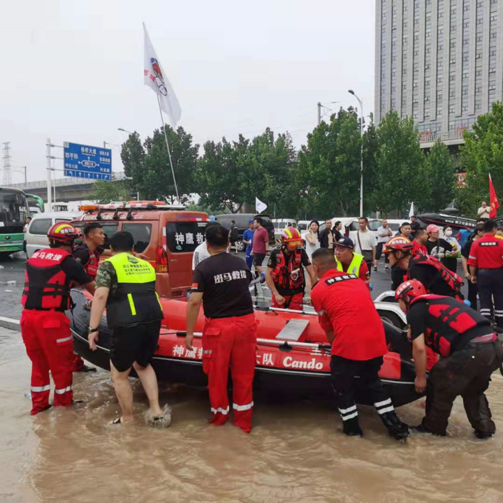 多图直击河南救援现场|郑州市|菏泽市|河南省_新浪新闻