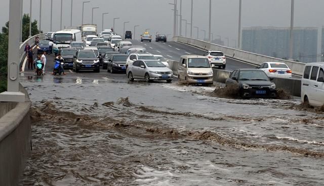 郑州地铁5号线,挡水墙被倒灌的雨水冲垮,这是一次深刻的教训休闲区蓝鸢梦想 - Www.slyday.coM 郑州地铁5号线,挡水墙被倒灌的雨水冲垮,这是一次深刻的教训休闲区蓝鸢梦想 - Www.slyday.coM