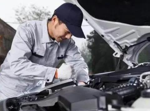 10万公里以上的车该重点做哪些检查?修车师傅：以下4项必不可少