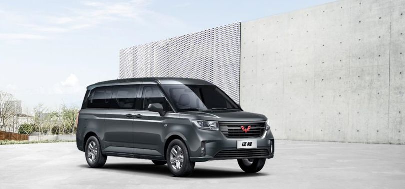 五菱又出新车了,打造超大号宽体商务车,长5米1多,还有